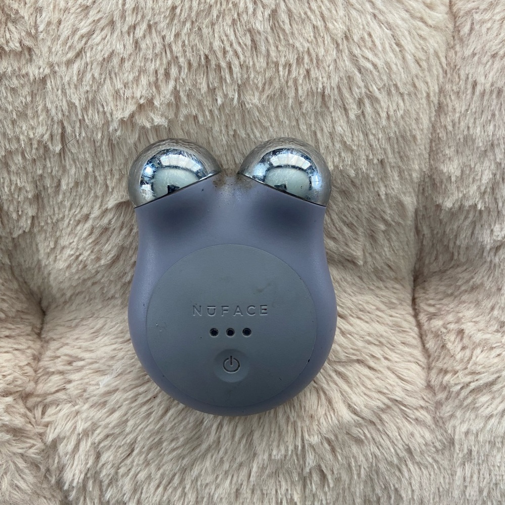 NuFace Mini Facial Toning Device in Mauve Gray